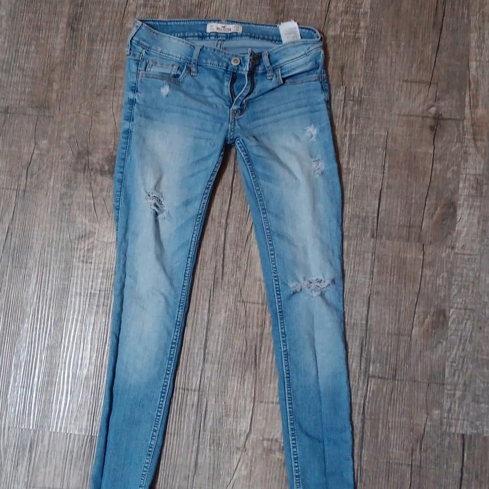Holister size 0s w 24 l 29